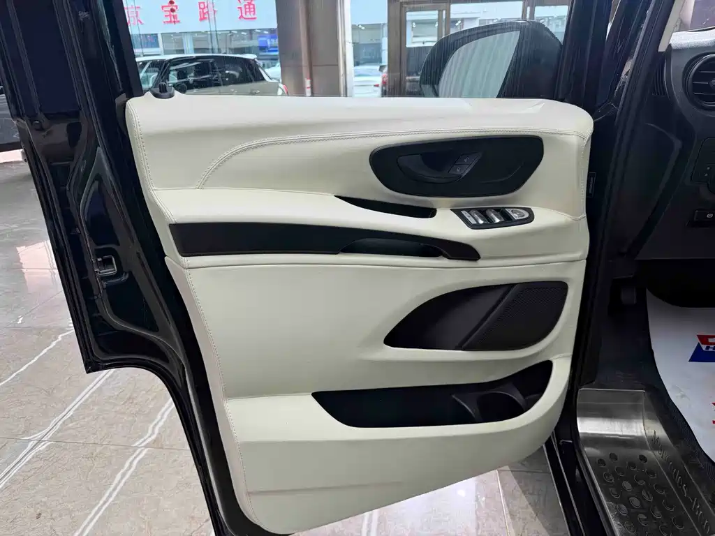 Mercedes-Benz Vito — миниатюра 11