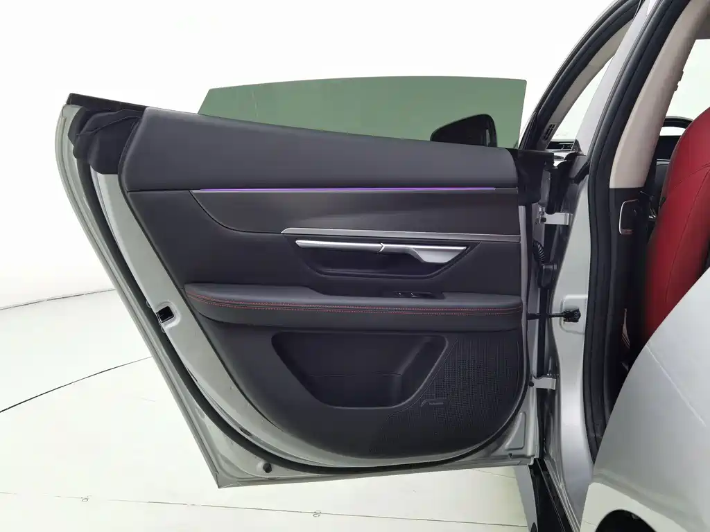 XPeng P7 — миниатюра 8