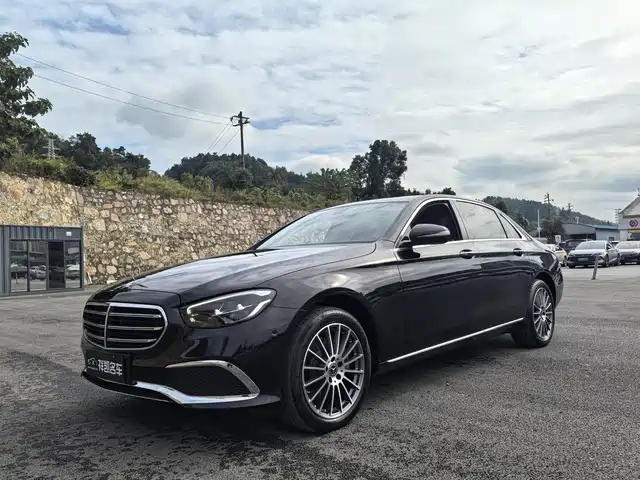 MERCEDES-BENZ E CLASS