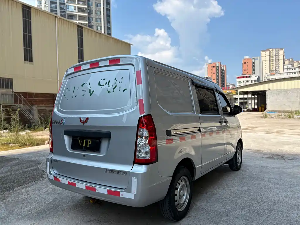 Wuling Rongguang S — миниатюра 6