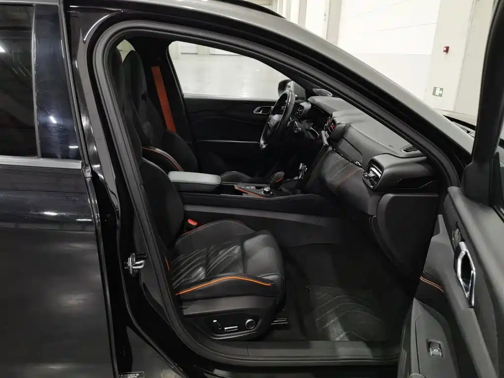 Lynk & Co 02 Hatchback — миниатюра 23