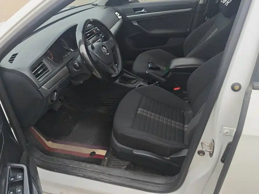 Volkswagen Lavida — миниатюра 9