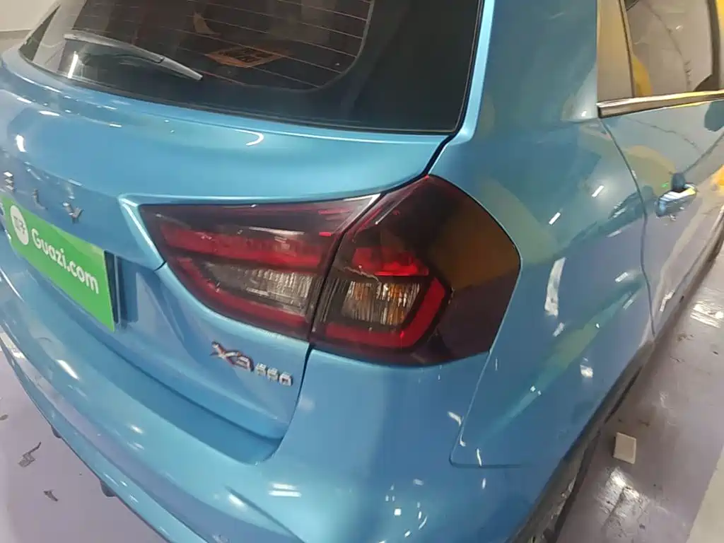 Geely Vision X3 — миниатюра 8