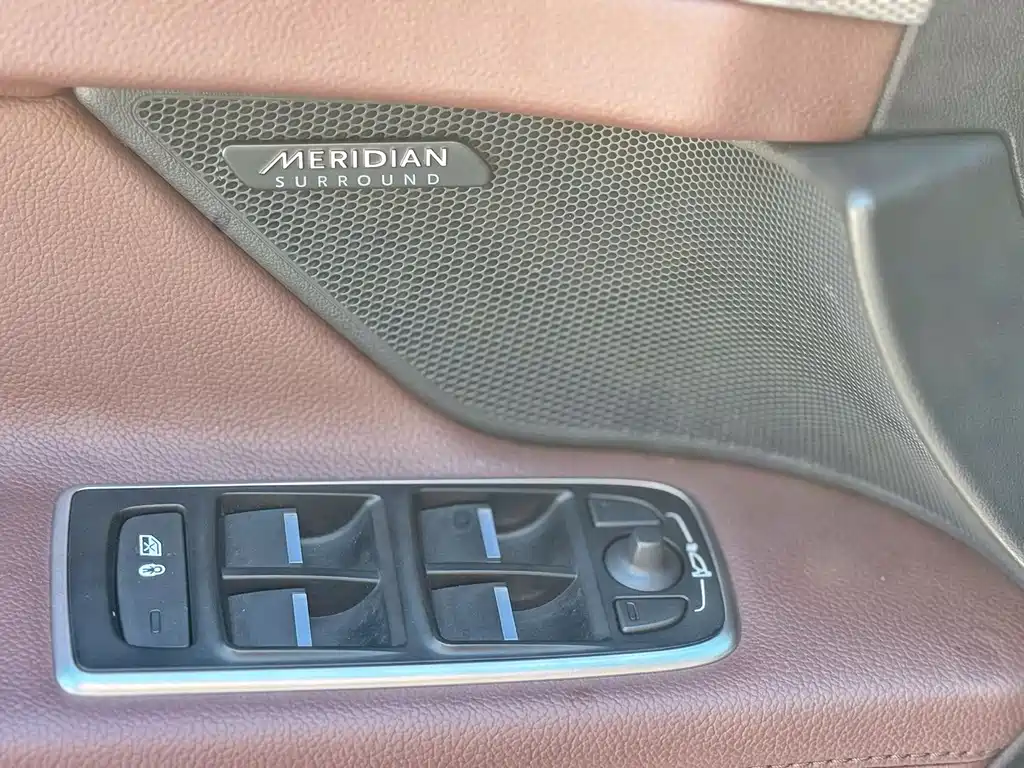 Jaguar XFL — миниатюра 15