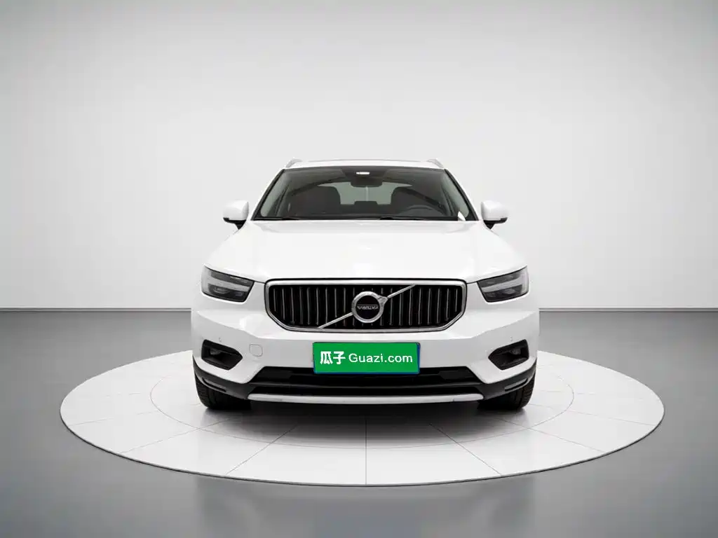 Volvo XC40 — миниатюра 2