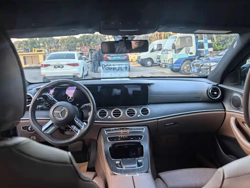 MERCEDES-BENZ E CLASS