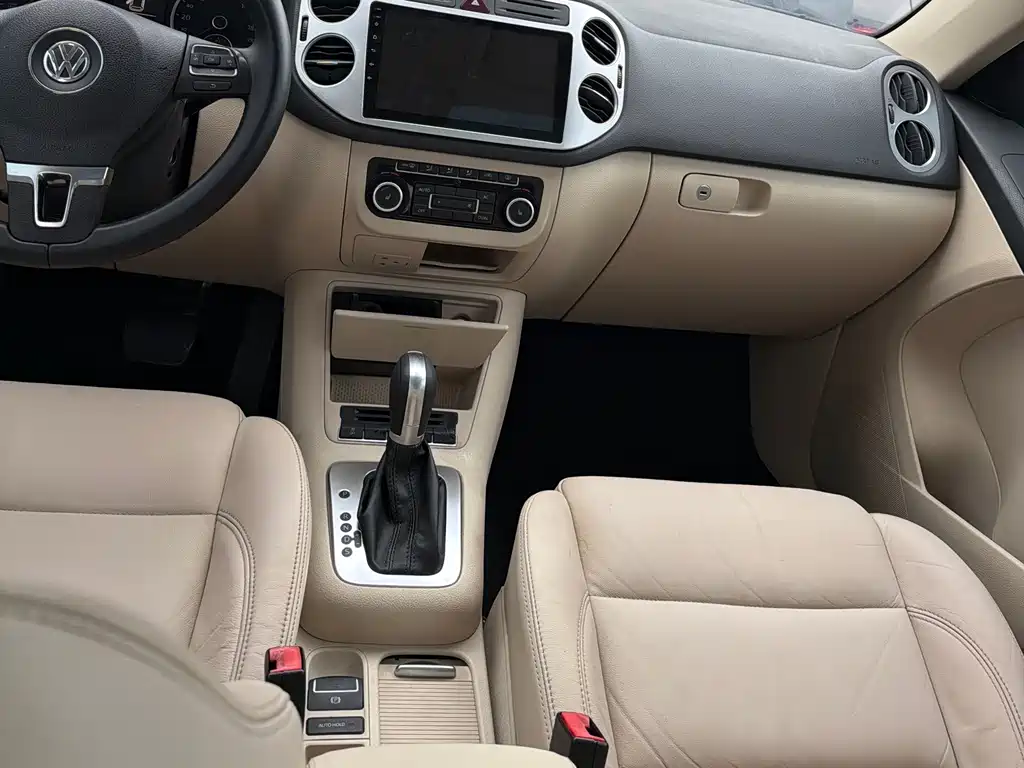 Volkswagen Tiguan 2012 1.8TSI AT