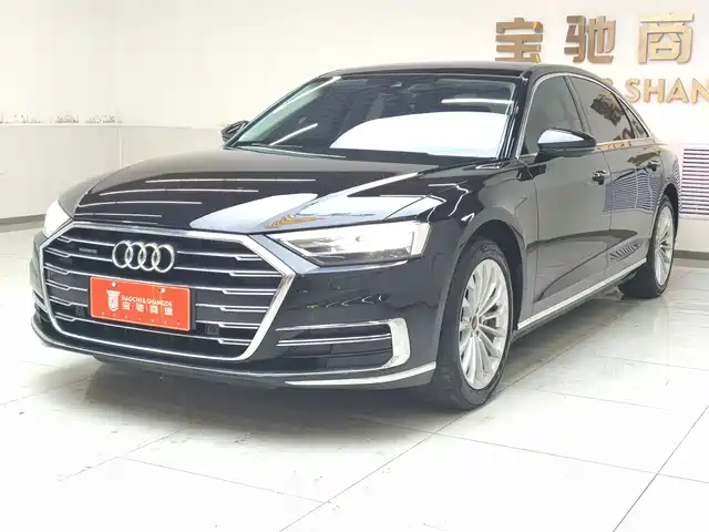 AUDI A8 2022
