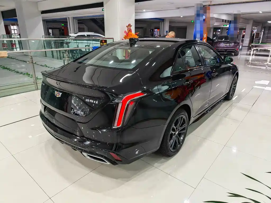 Cadillac CT4 — миниатюра 6