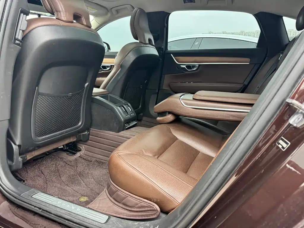 Volvo S90 — миниатюра 13