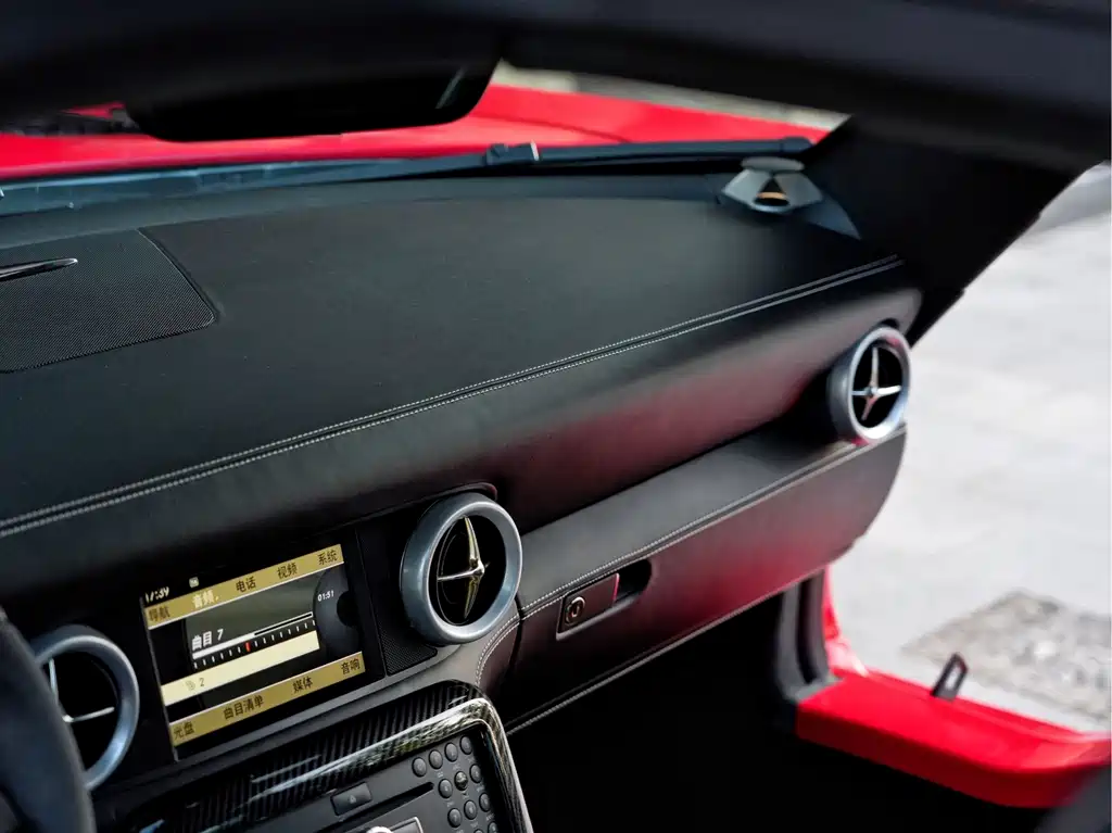 Mercedes-Benz SLS AMG — миниатюра 21