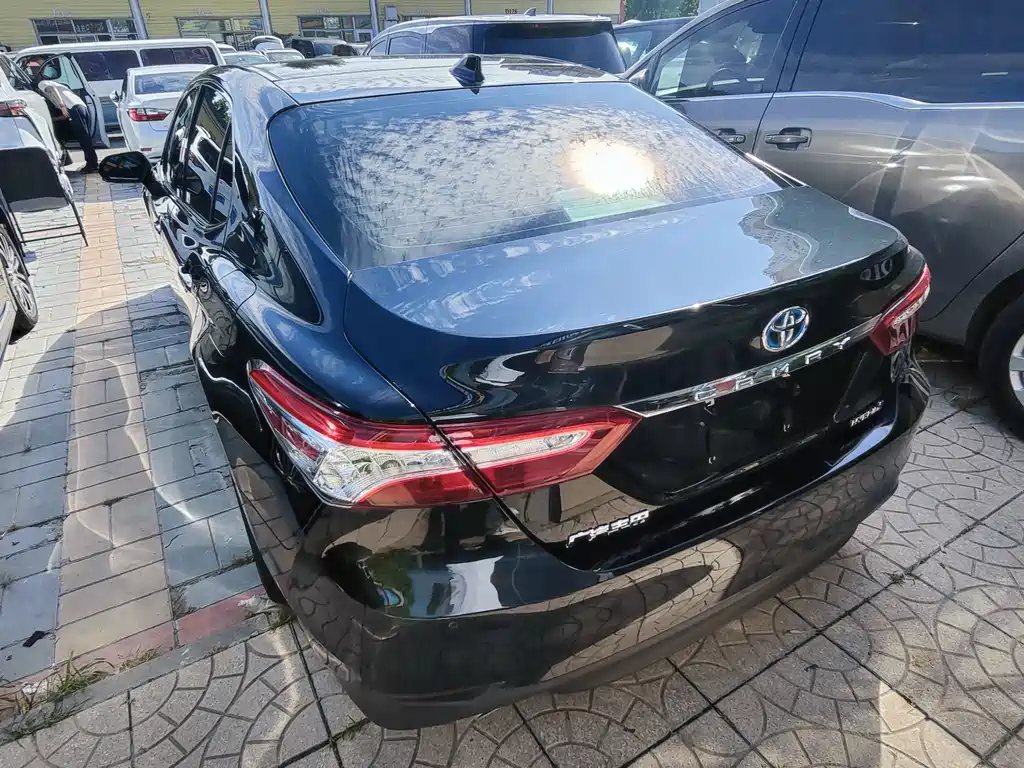 Toyota Camry — миниатюра 11