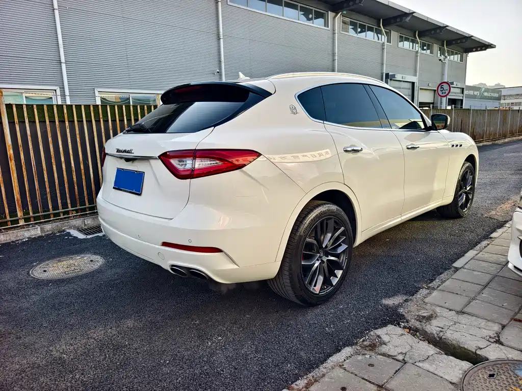 MASERATI LEVANTE