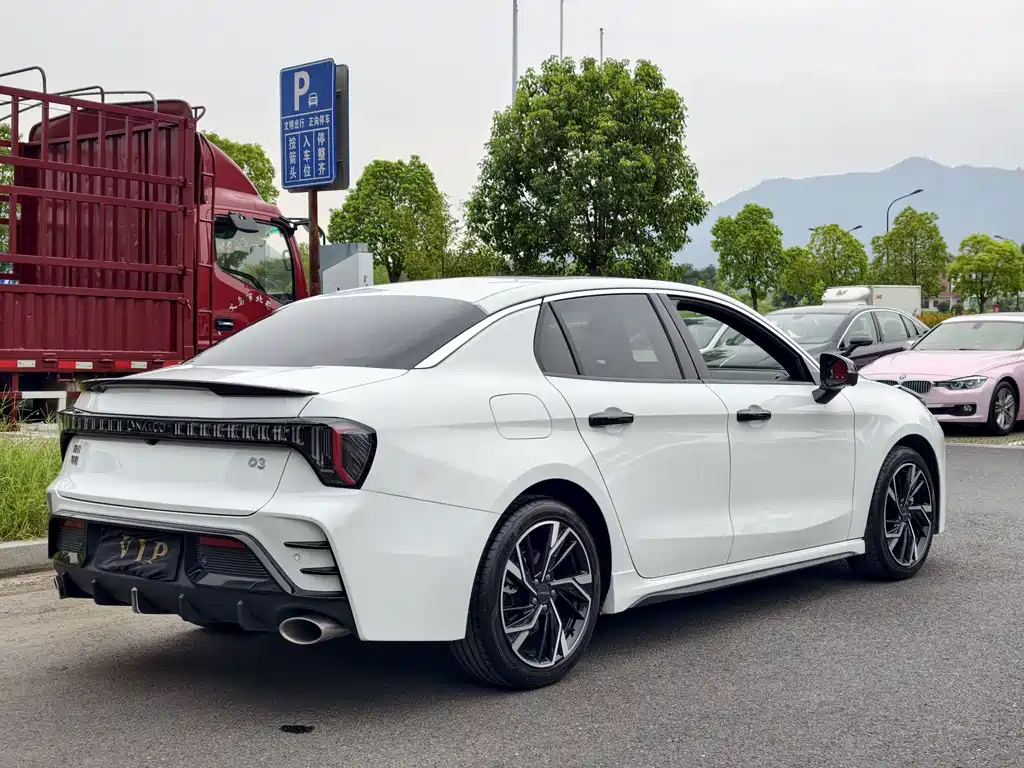 Lynk & Co 03 — миниатюра 6