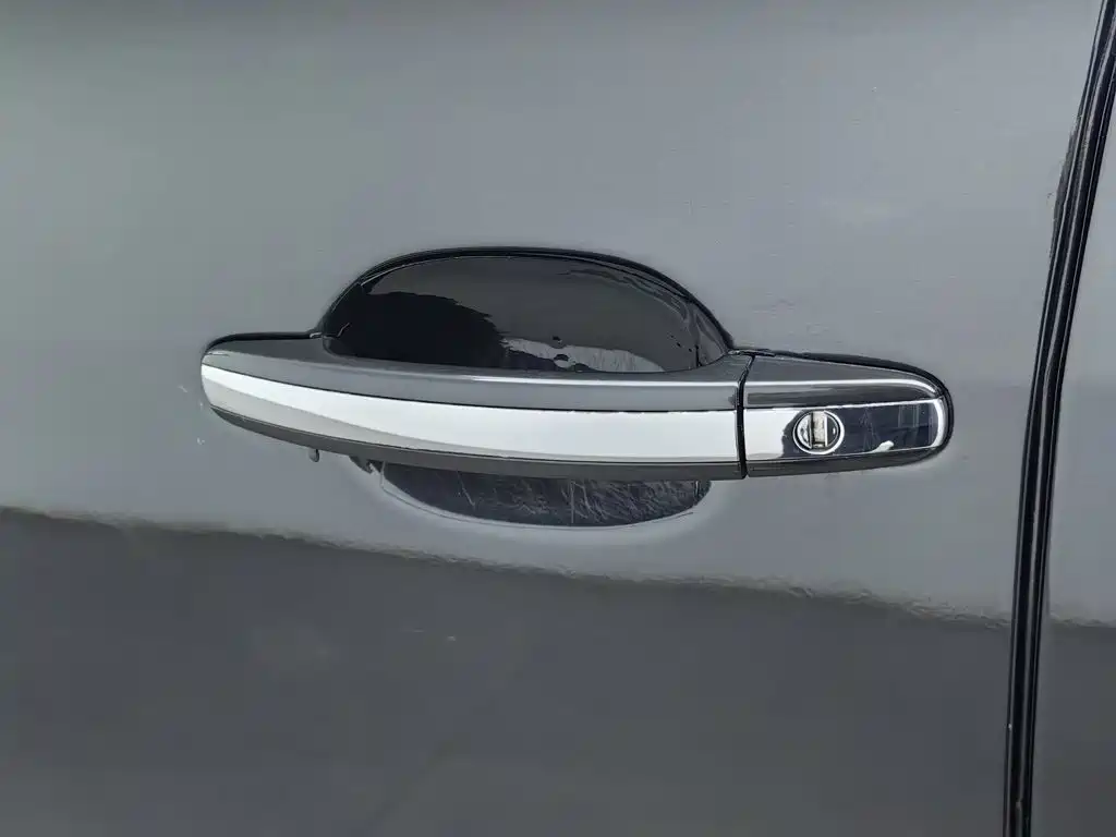 Volkswagen Phaeton — миниатюра 18