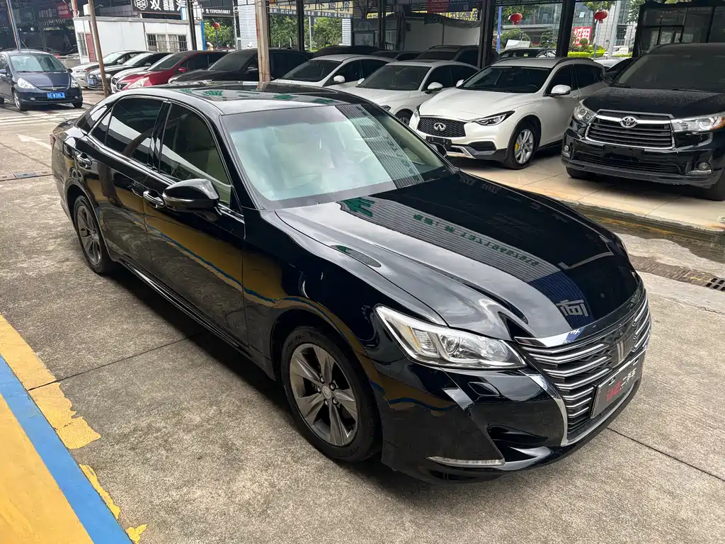 Toyota Crown 2015 2.0T Fashion
