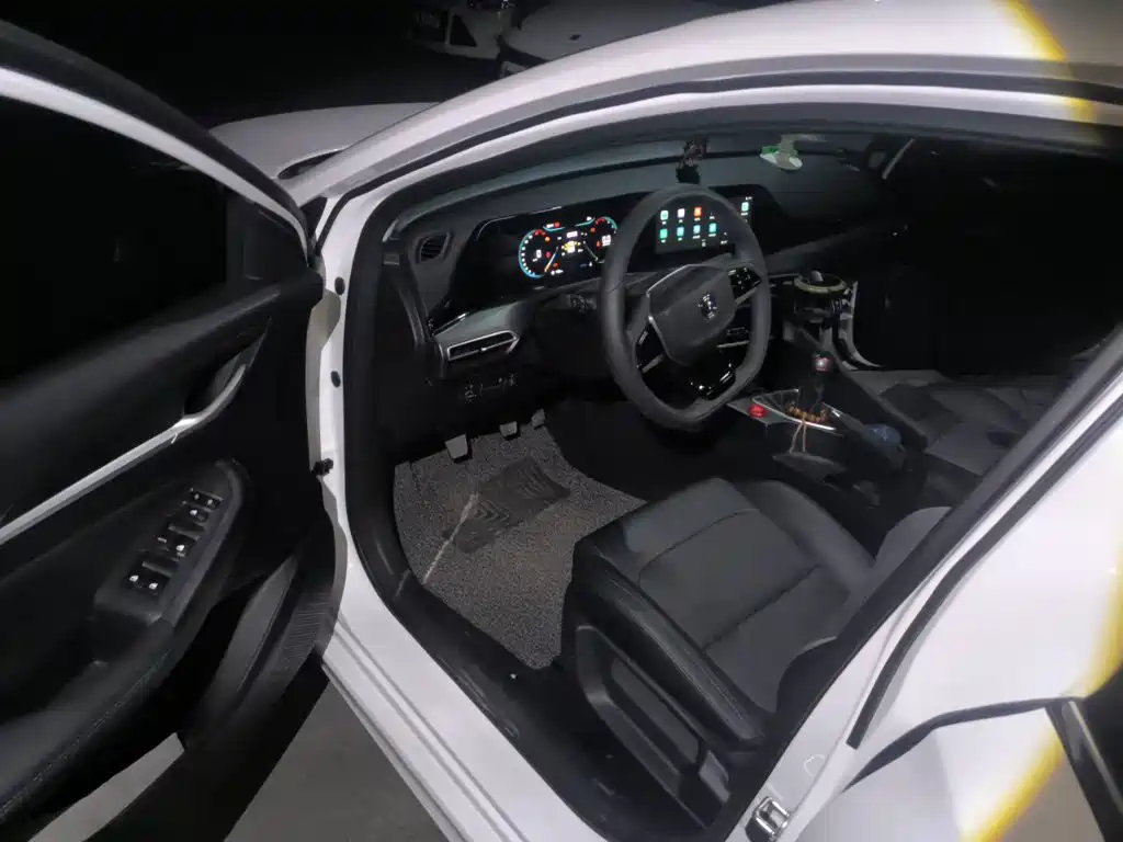 Changan Eado — миниатюра 12