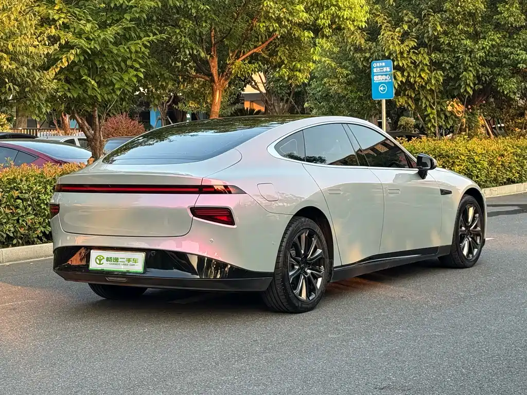 XPeng P7 — миниатюра 3