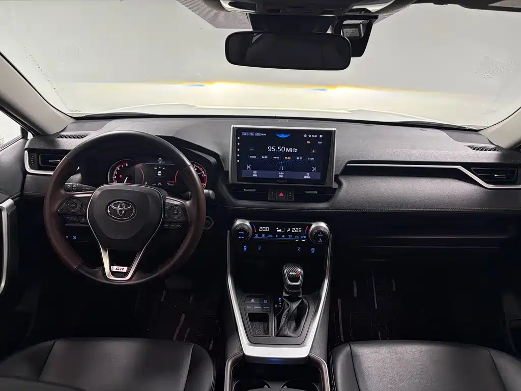 Toyota RAV4 2022 2.0L CVT Luxury
