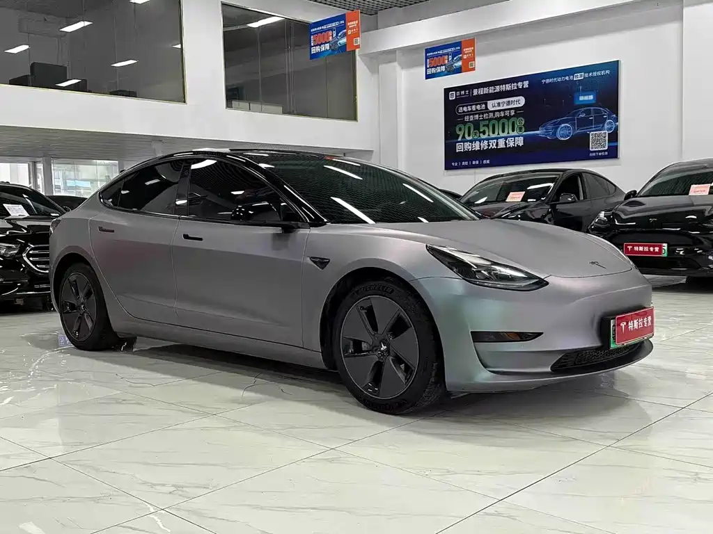 Tesla Model 3 — миниатюра 3