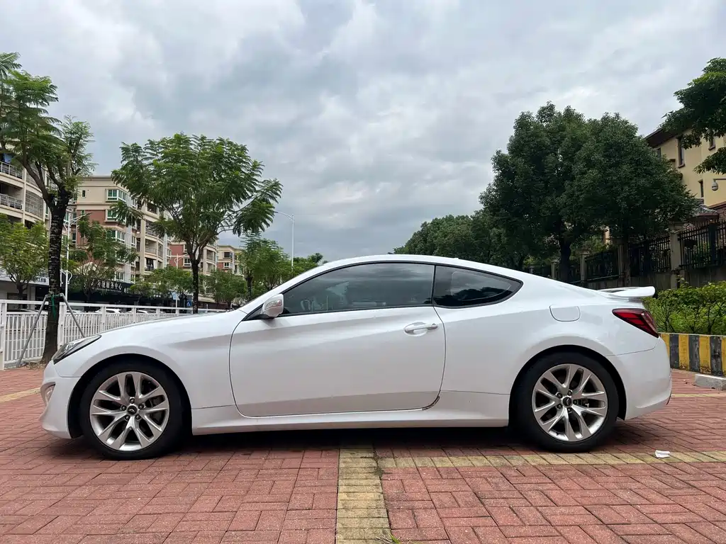 Hyundai Genesis Coupe — миниатюра 7