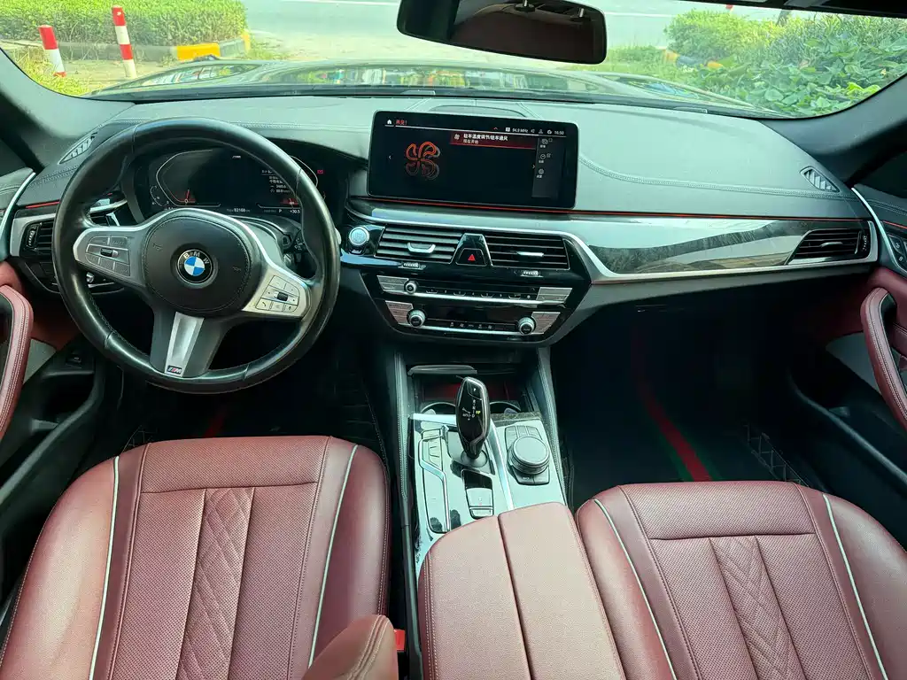 BMW 5 Series — миниатюра 4