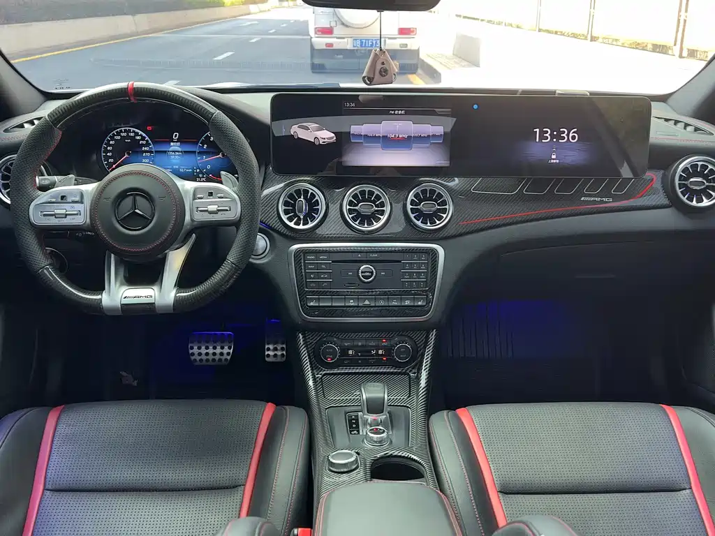 MERCEDES-BENZ GLA AMG