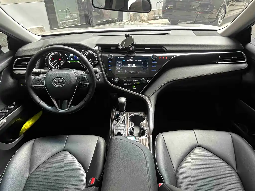 Toyota Camry — миниатюра 6