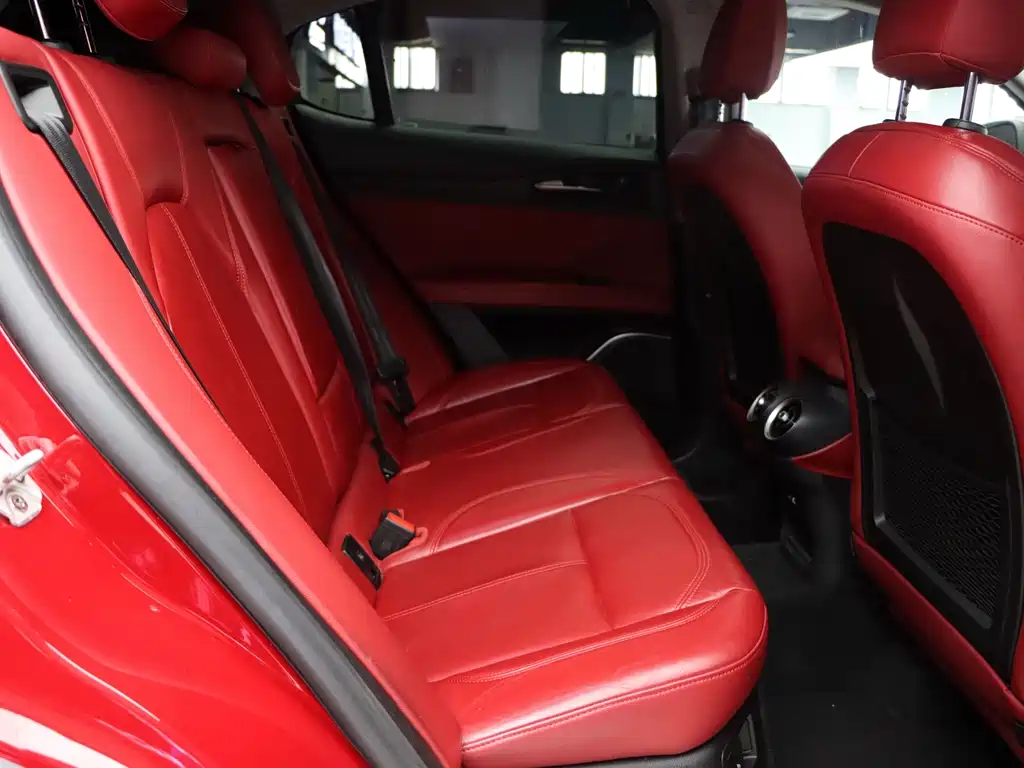 Alfa Romeo Stelvio — миниатюра 16
