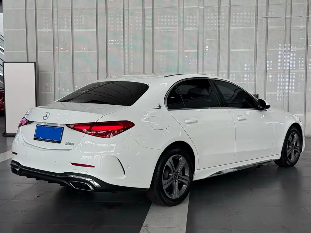 Mercedes-Benz C-Class — миниатюра 5