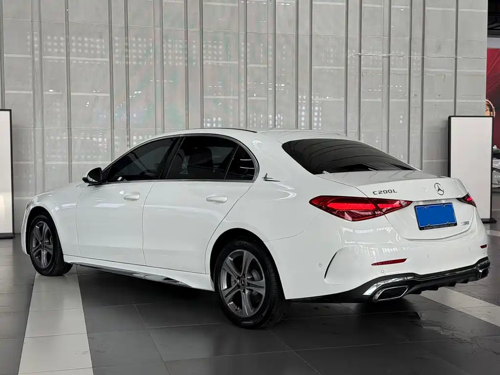 Mercedes-Benz C-Class — миниатюра 7