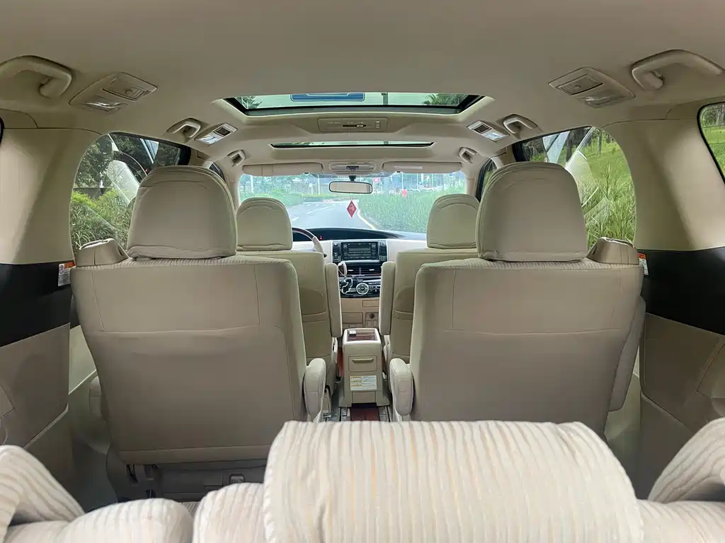 Toyota Previa — миниатюра 6