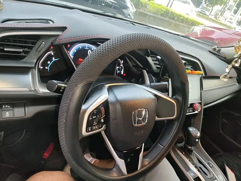 Honda Civic — миниатюра 10