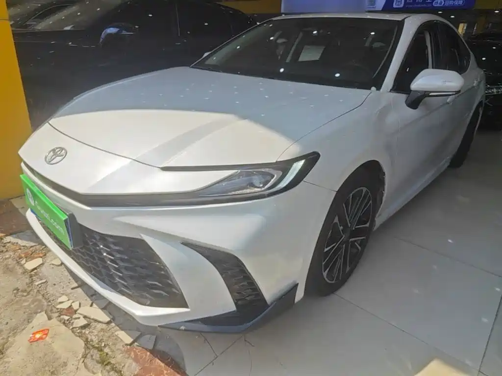 Toyota Camry — миниатюра 2