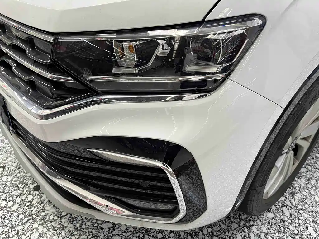Volkswagen X — миниатюра 4