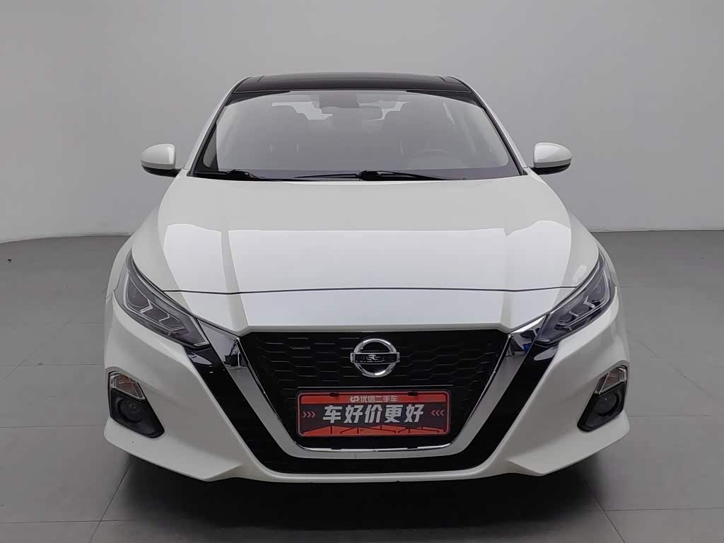 Nissan Teana 2.0 л 2021 г. Белый, пробег 44300 км