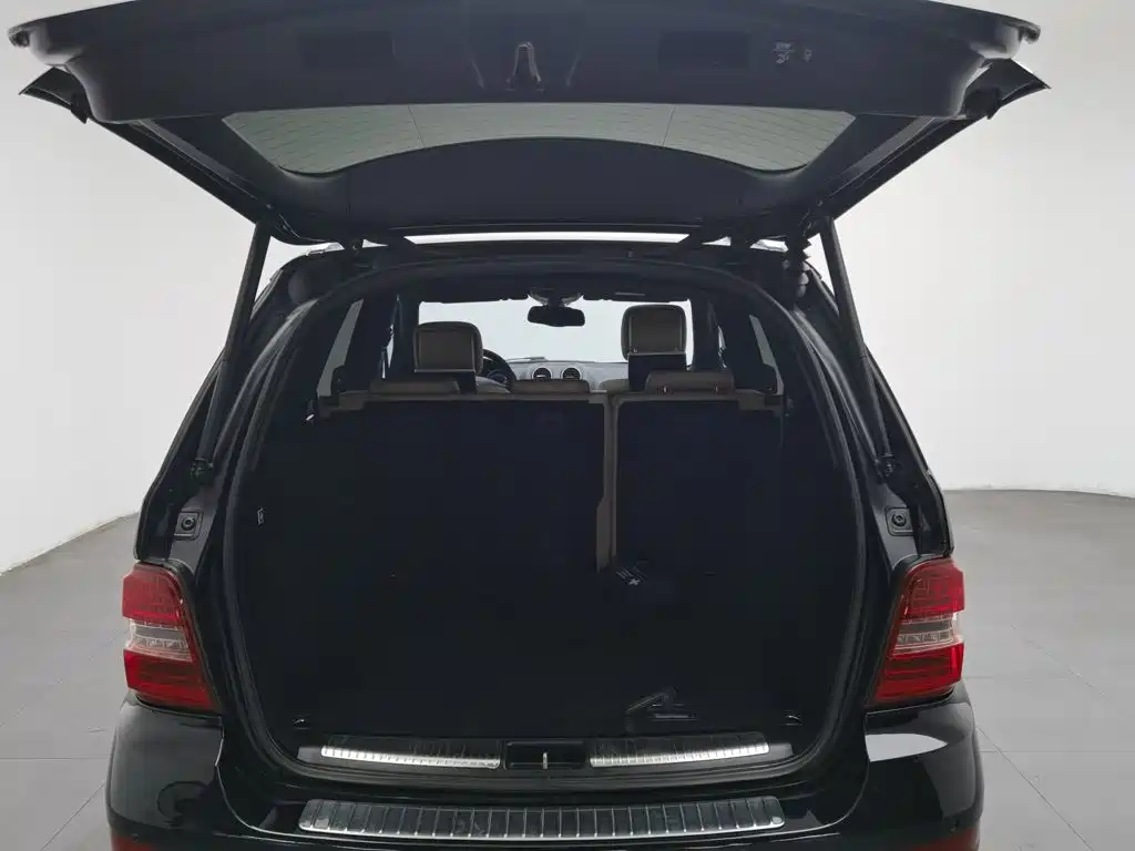Mercedes-Benz M-Class — миниатюра 16