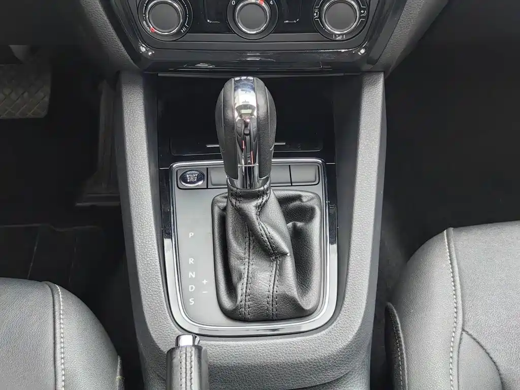 Volkswagen Sagitar — миниатюра 13