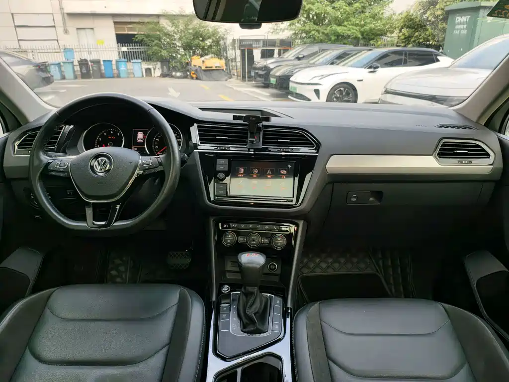 Volkswagen Tiguan L — миниатюра 6