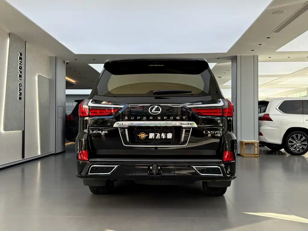 Lexus LX — миниатюра 3