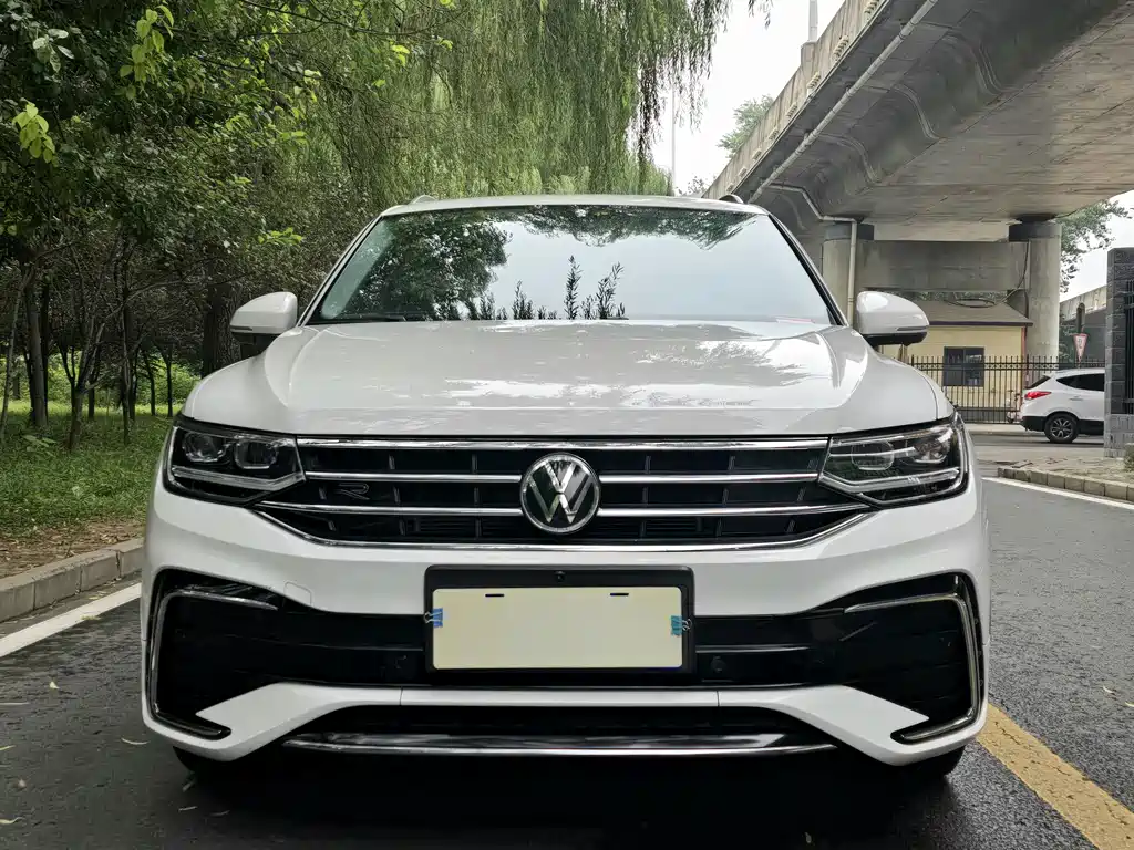 Volkswagen Tiguan L L 2022 330TSI AT R-Line