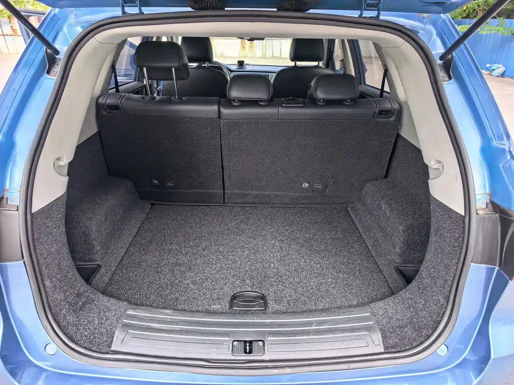 Roewe RX5 — миниатюра 12