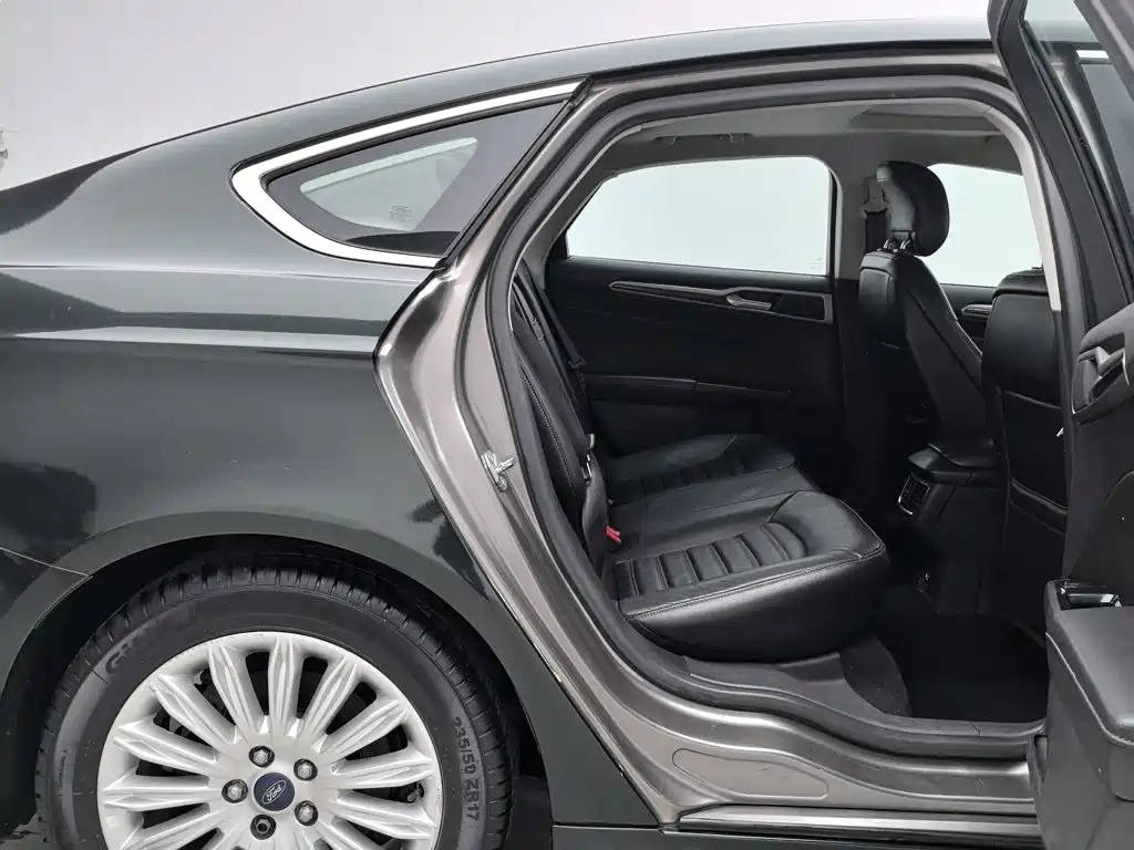 Ford Mondeo — миниатюра 15