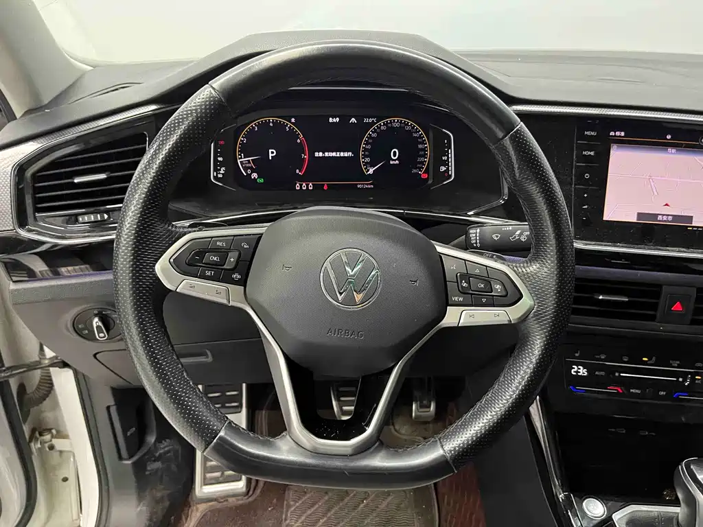 Volkswagen X — миниатюра 8