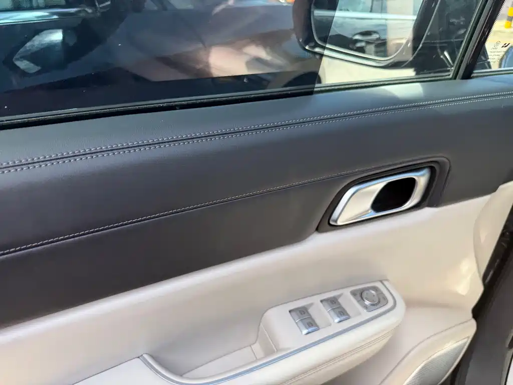 Li Auto Li ONE — миниатюра 4