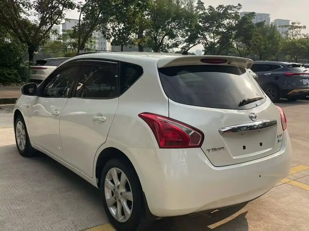 Nissan Tiida — миниатюра 7