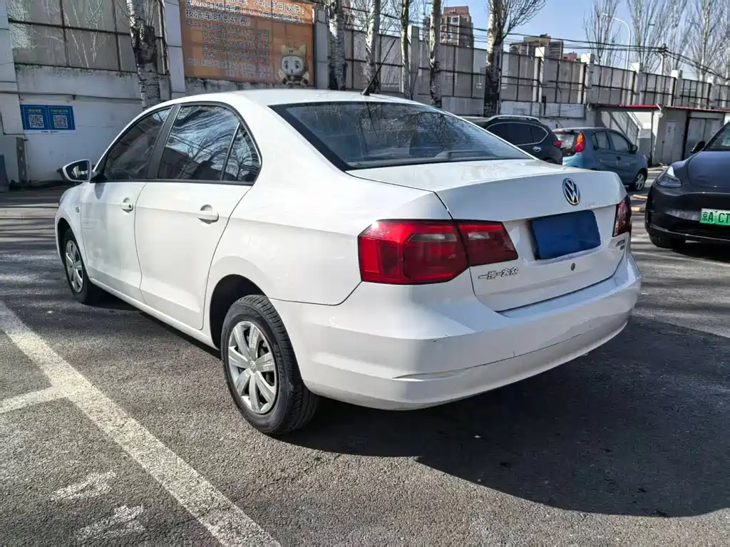 VOLKSWAGEN JETTA