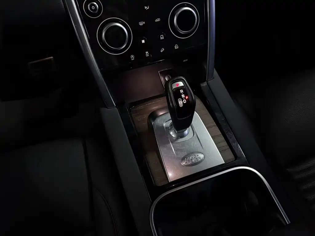 LAND ROVER DISCOVER SPORTS