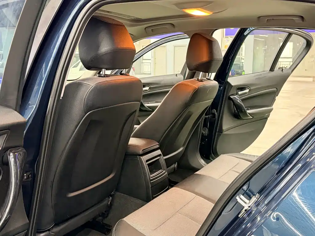 BMW 1 Series (Import) — миниатюра 5