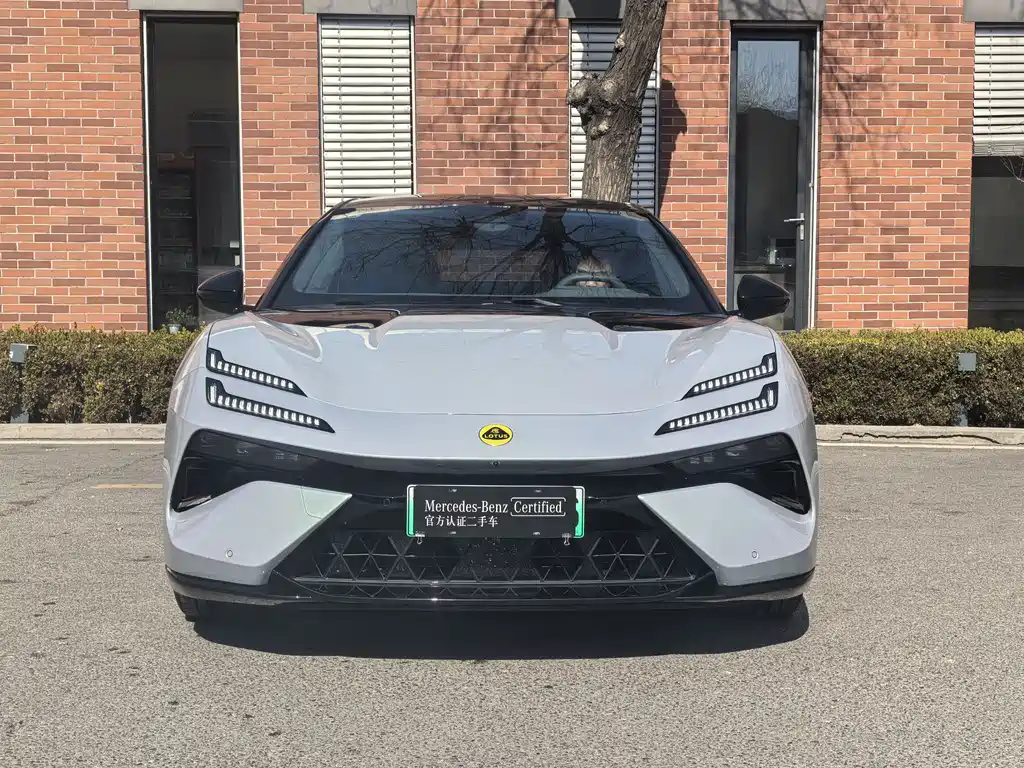 LOTUS SPORTS CAR EMEYA FLOWERS